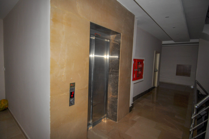 Просторная трехкомнатная квартира в 350 метрах от моря в Махмутлар, 115 м2 - Ракурс 19