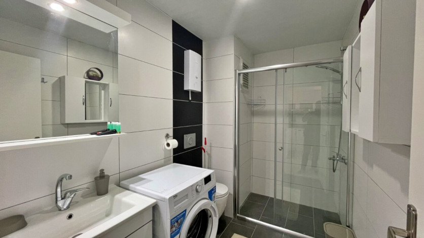 Квартира 1+1 в аренду в районе Махмутлар в комплексе с зимней инфраструктурой, 70 м2 - Ракурс 3