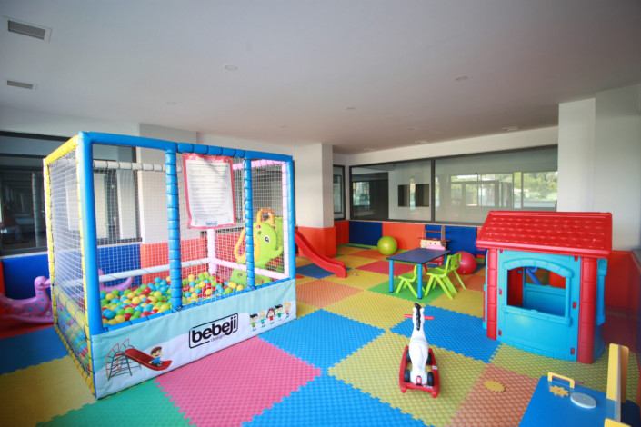 Квартиры 1+1 и 2+1 на первой линии моря в районе Махмутлар, 55 -100 м2 - Ракурс 2