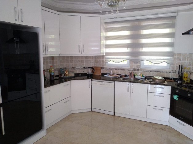 Двухэтажная вилла 3+1 в комплексе вилл в районе Каргыджак, 220 м2 - Ракурс 12