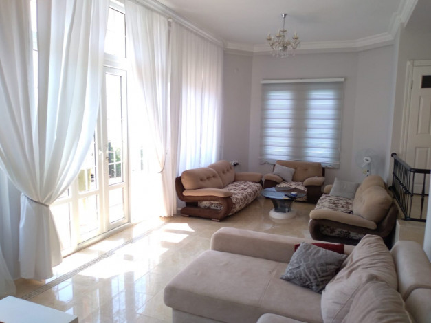 Двухэтажная вилла 3+1 в комплексе вилл в районе Каргыджак, 220 м2 - Ракурс 53