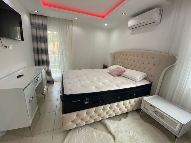 Дублекс 3+1 с выходом в сад с бассейном в Авсалларе, 220 м2 - Ракурс 27