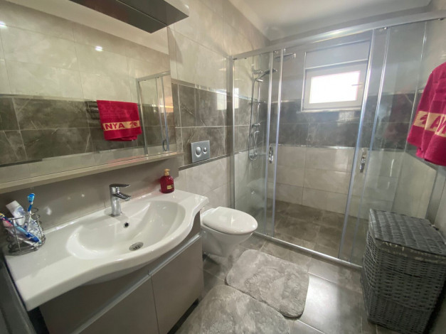 Дублекс 3+1 с выходом в сад с бассейном в Авсалларе, 220 м2 - Ракурс 30