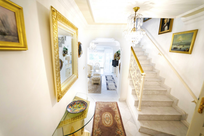 Роскошная меблированная вилла 5+2 в районе Конаклы, 200 м2 - Ракурс 9