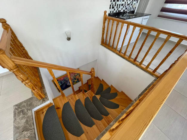 Квартира 3+1 в районе Кестель с частичным видом на море, 250 м2 - Ракурс 35