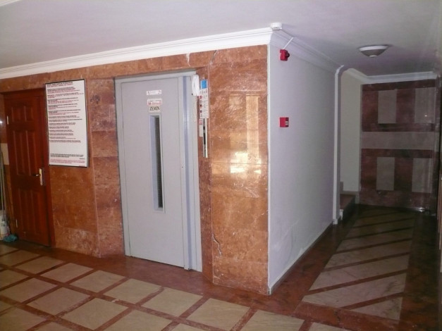 Продается меблированная четырехкомнатная квартира рядом с морем в центре Аланьи, 130м2 - Ракурс 6