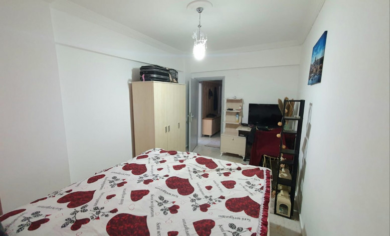 Просторная четырехкомнатная квартира в 300 метрах от моря в районе Махмутлар, 130 м2 - Ракурс 3