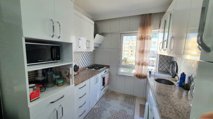 Просторная четырехкомнатная квартира в 300 метрах от моря в районе Махмутлар, 130 м2 - Ракурс 9