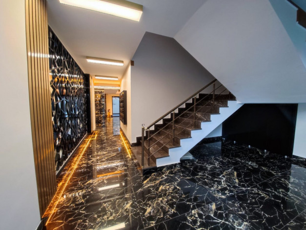 Полностью меблированная трехкомнатная квартира в комплексе премиум класса в районе Махмутлар, 110м - Ракурс 7