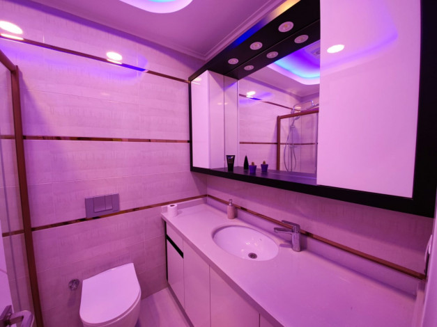 Полностью меблированная трехкомнатная квартира в комплексе премиум класса в районе Махмутлар, 110м - Ракурс 12