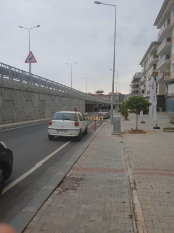 Двухуровневое коммерческое помещение в центре Аланьи с собственной территорией, 90 м2 - Ракурс 2