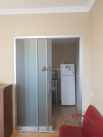 Двухуровневое коммерческое помещение в центре Аланьи с собственной территорией, 90 м2 - Ракурс 3