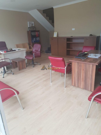 Двухуровневое коммерческое помещение в центре Аланьи с собственной территорией, 90 м2 - Ракурс 4