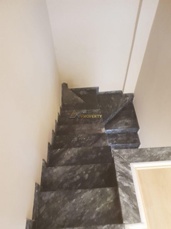 Двухуровневое коммерческое помещение в центре Аланьи с собственной территорией, 90 м2 - Ракурс 5