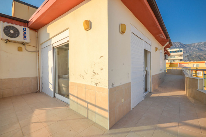 Меблированная светлая квартира 4+1 с видом на Средиземное море на высоком этаже в районе Махмутлар, 240 м2 - Ракурс 7