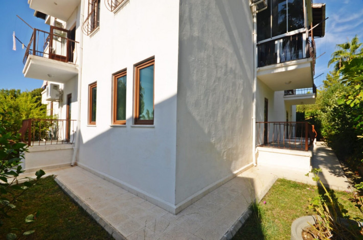 Трехкомнатная квартира с видом на море в комплексе с зеленым садом в Каргыджаке, 105 м2 - Ракурс 3