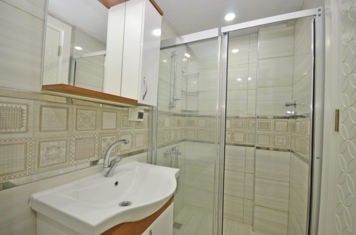 Трехкомнатная квартира с видом на море в комплексе с зеленым садом в Каргыджаке, 105 м2 - Ракурс 27