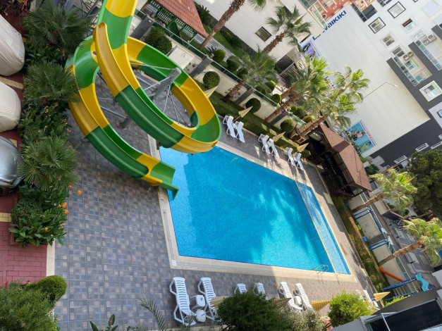 Полностью меблированная четырехкомнатная квартира в районе Махмутлар, 170 м2 - Ракурс 18