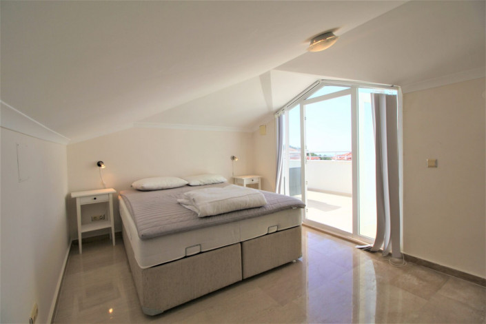 Четырехкомнатный полностью меблированный дуплекс в районе Конаклы, 130 м2 - Ракурс 23