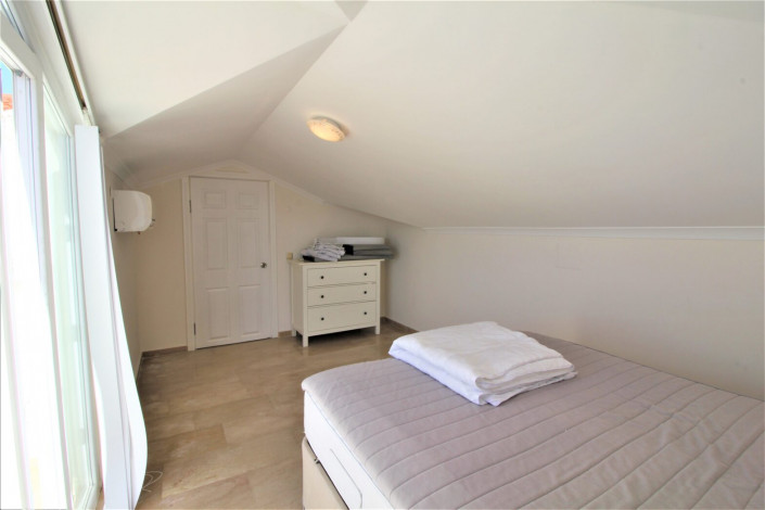 Четырехкомнатный полностью меблированный дуплекс в районе Конаклы, 130 м2 - Ракурс 24