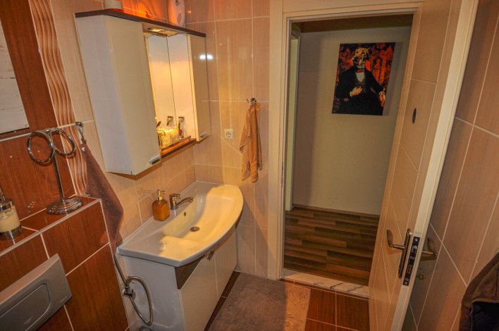 Меблированная трехкомнатная квартира с отдельной кухней в центре Аланьи, 120 м2 - Ракурс 5