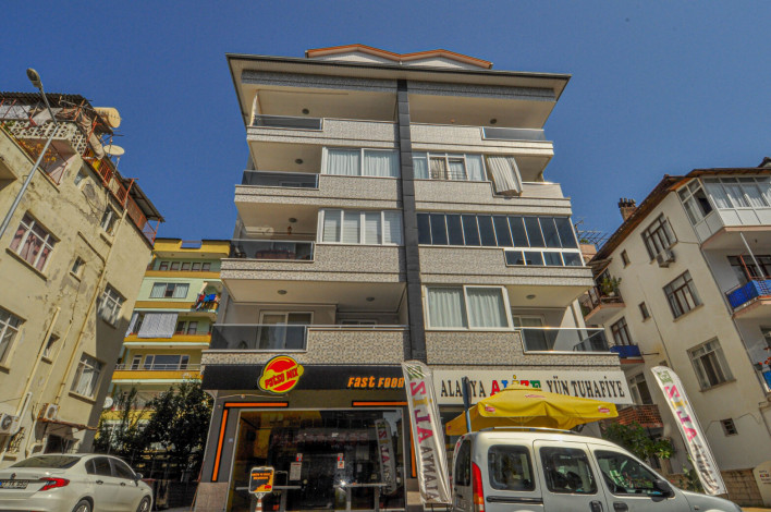 Меблированная трехкомнатная квартира с отдельной кухней в центре Аланьи, 120 м2 - Ракурс 21