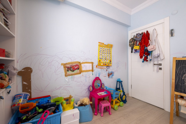 Квартира 2+1 на первой линии пляжа Клеопатры возле пещеры Дамлаташ, 105 м2 - Ракурс 2