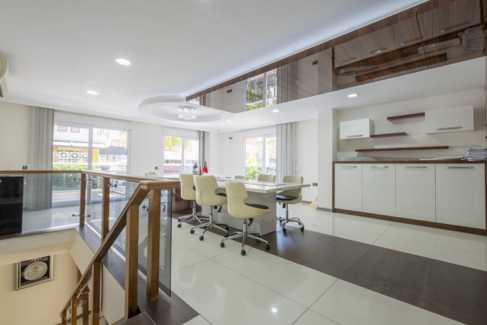 Двухуровневые апартаменты 3+2 с выходом в сад в районе Клеопатры, 190 м2 - Ракурс 14