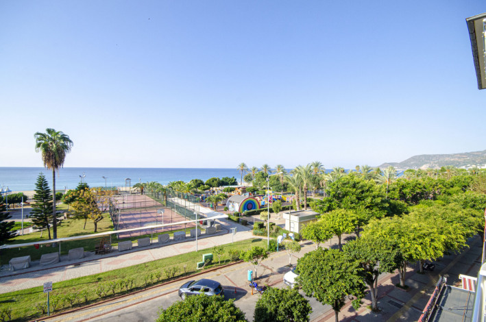 Квартира 3+1 на первой линии пляжа Клеопатры с шикарным видом на море, 120 м2 - Ракурс 6