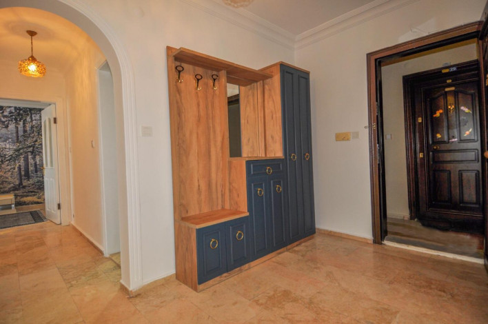 Четырехкомнатная квартира в центре Махмутлара в 100 метрах от Средиземного моря, 135 м2 - Ракурс 8