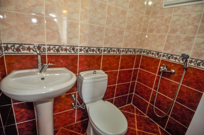 Четырехкомнатная квартира в центре Махмутлара в 100 метрах от Средиземного моря, 135 м2 - Ракурс 10