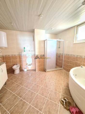 Пятикомнатная квартира большой площади на берегу моря в Махмутларе, 250 м2 - Ракурс 12