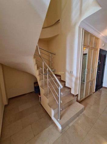 Пятикомнатная квартира большой площади на берегу моря в Махмутларе, 250 м2 - Ракурс 13