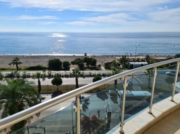 Пятикомнатная квартира большой площади на берегу моря в Махмутларе, 250 м2 - Ракурс 15