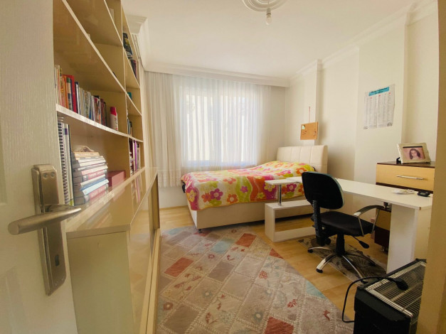 Трехкомнатная квартира в 200 метрах от пляжа в центре города Аланья, 125 м2 - Ракурс 3