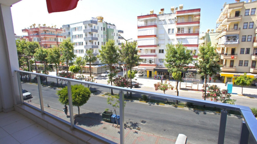 Уютная трехкомнатная квартира в центре Аланьи в районе пляжа Клеопатра, 85 м2 - Ракурс 3