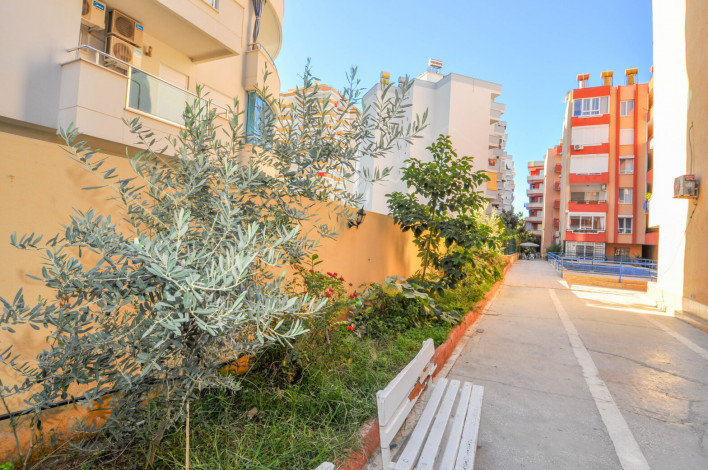 Трехкомнатная квартира с красивой мебелью в 250 метрах от моря в Махмутлар, 100 м2 - Ракурс 7