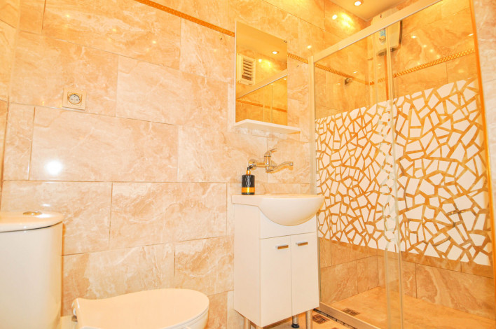 Трехкомнатная квартира с красивой мебелью в 250 метрах от моря в Махмутлар, 100 м2 - Ракурс 10