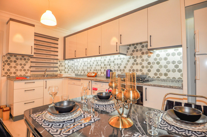 Трехкомнатная квартира с красивой мебелью в 250 метрах от моря в Махмутлар, 100 м2 - Ракурс 18