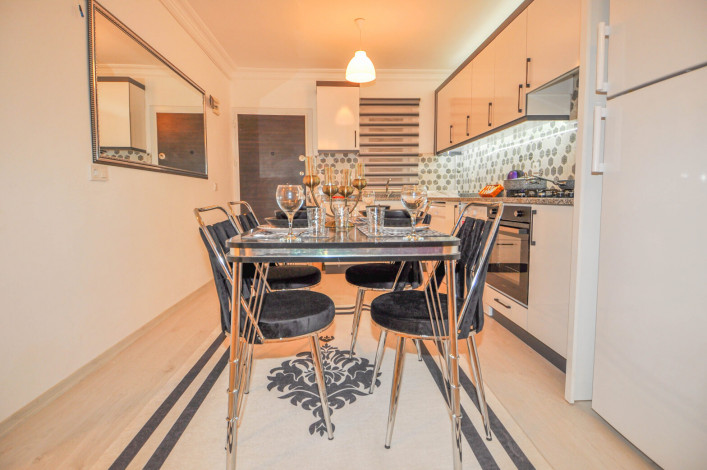 Трехкомнатная квартира с красивой мебелью в 250 метрах от моря в Махмутлар, 100 м2 - Ракурс 24