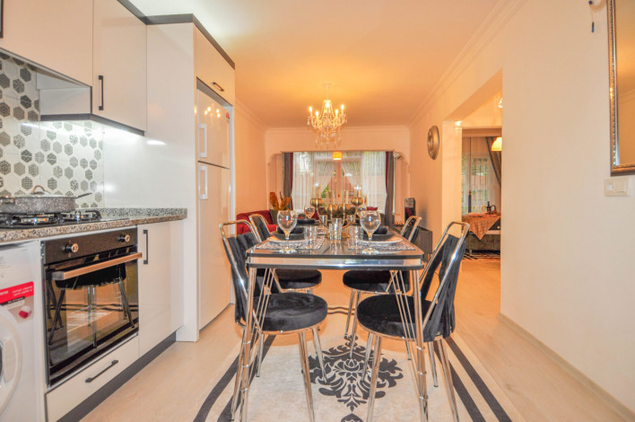 Трехкомнатная квартира с красивой мебелью в 250 метрах от моря в Махмутлар, 100 м2 - Ракурс 25