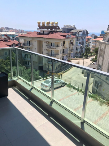 Красивая квартира 3+1 с новой мебелью в центре Аланьи, 150м2 - Ракурс 2