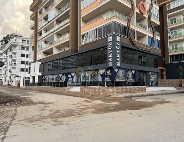 Меблированная двухкомнатная квартира с отдельной кухней в районе Махмутлар, 120м - Ракурс 2