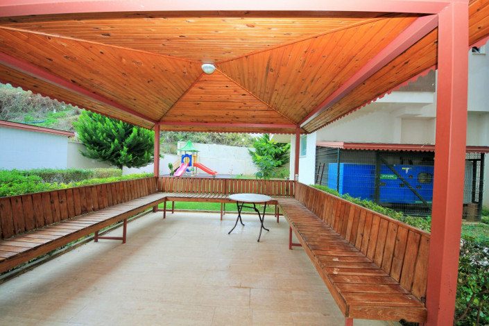 Меблированная двухкомнатная квартира с отдельной кухней в районе Махмутлар, 120м - Ракурс 9