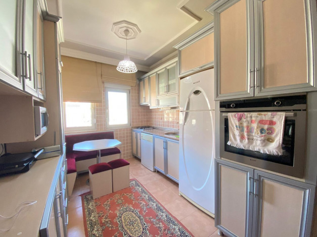 Полностью меблированная бюджетная квартира 2+1 с отдельной кухней в престижном районе Оба, 100 м2 - Ракурс 4