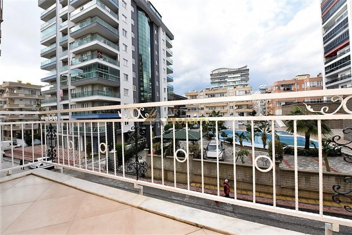 Меблированная трехкомнатная квартира в районе Махмутлар, 120м - Ракурс 24