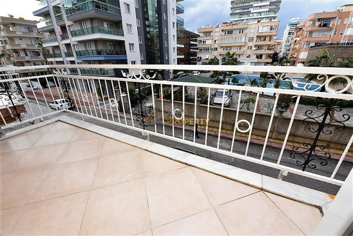 Меблированная трехкомнатная квартира в районе Махмутлар, 120м - Ракурс 25