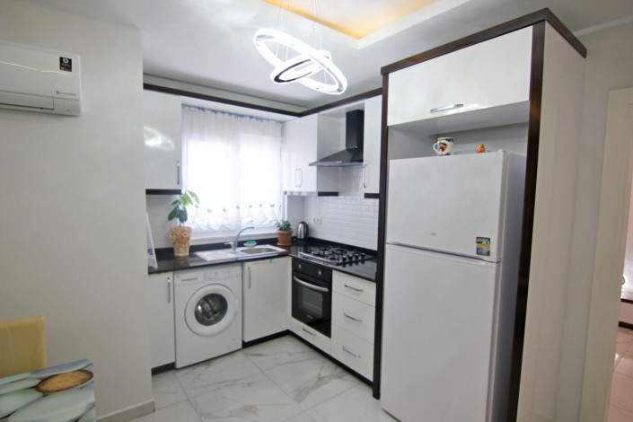 Квартира 1+1 с мебелью в самом центре Махмутлара, 60 м2 - Ракурс 3