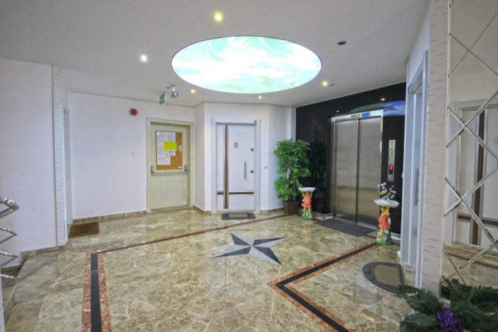 Квартира 1+1 в центральной части Махмутлара с отличной планировкой с мебелью, 70 м2 - Ракурс 24