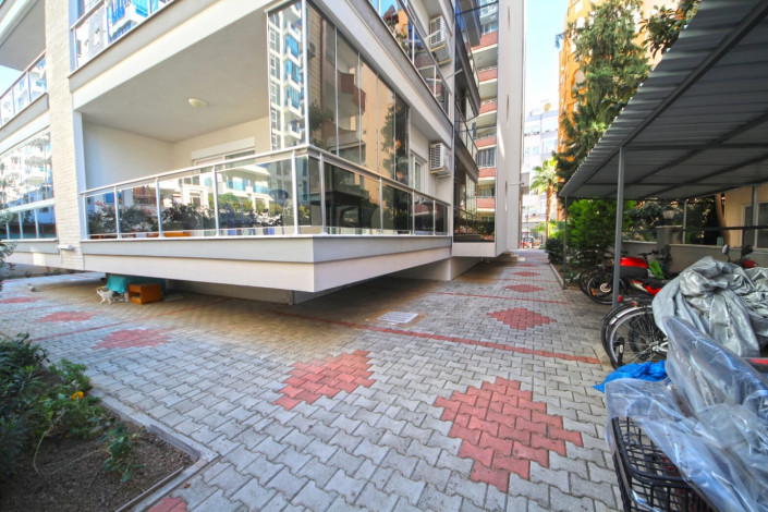 Квартира 1+1 в центральной части Махмутлара с отличной планировкой с мебелью, 70 м2 - Ракурс 25